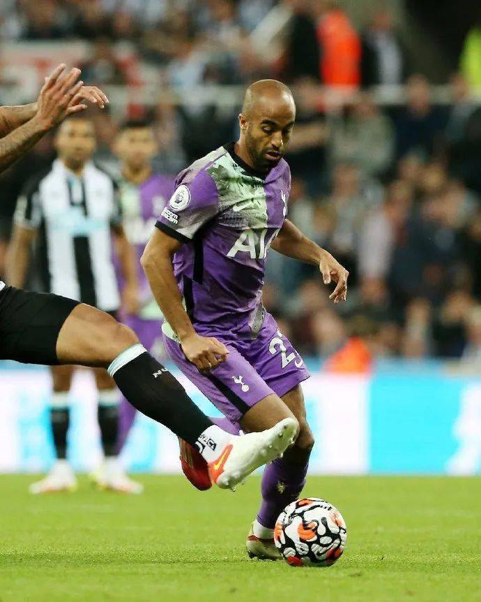 青岛黄海客场惊险逆转，击败河北华夏幸福的简单介绍