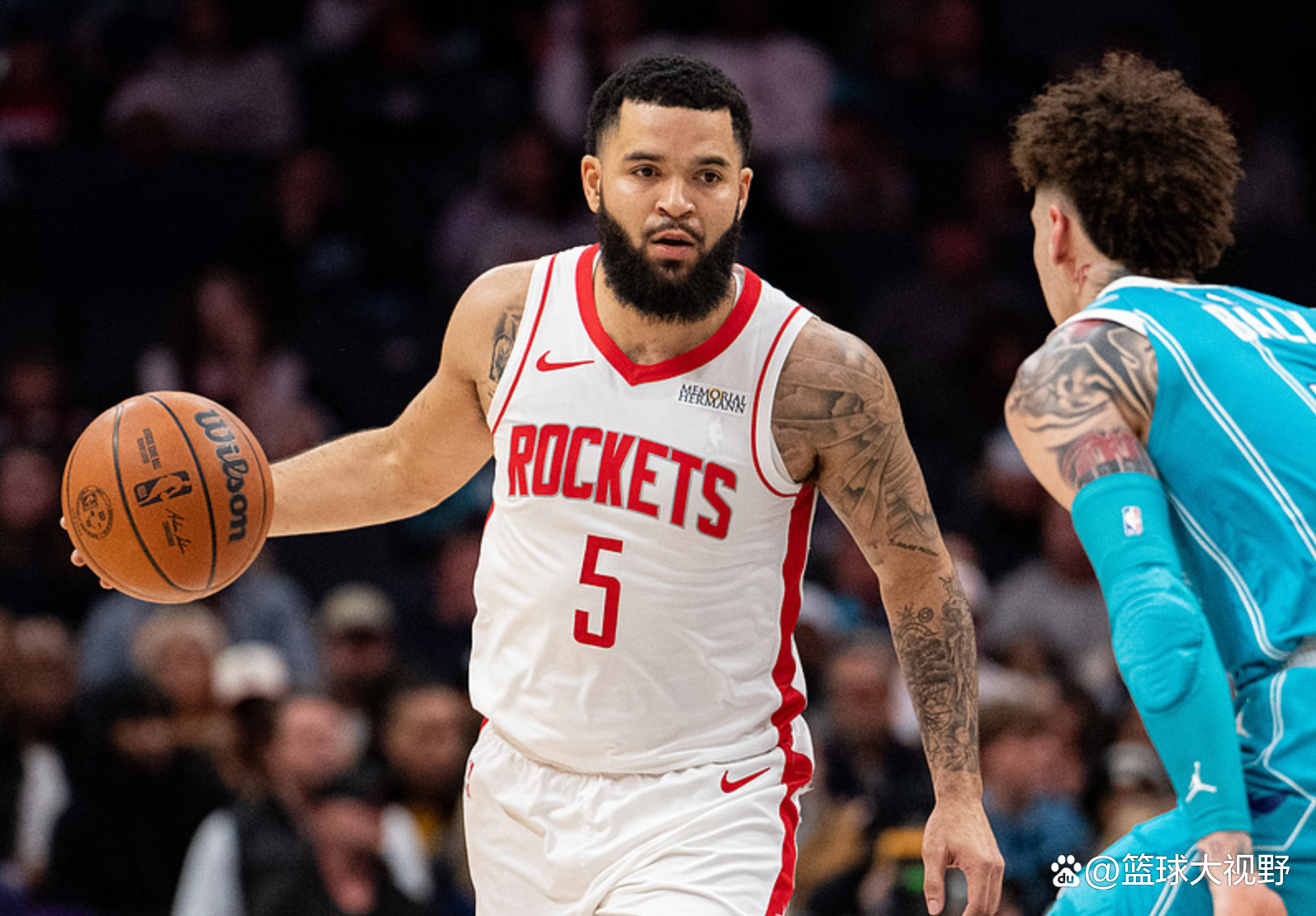 关于猛龙大胜黄蜂范弗利特扣篮轻松的信息