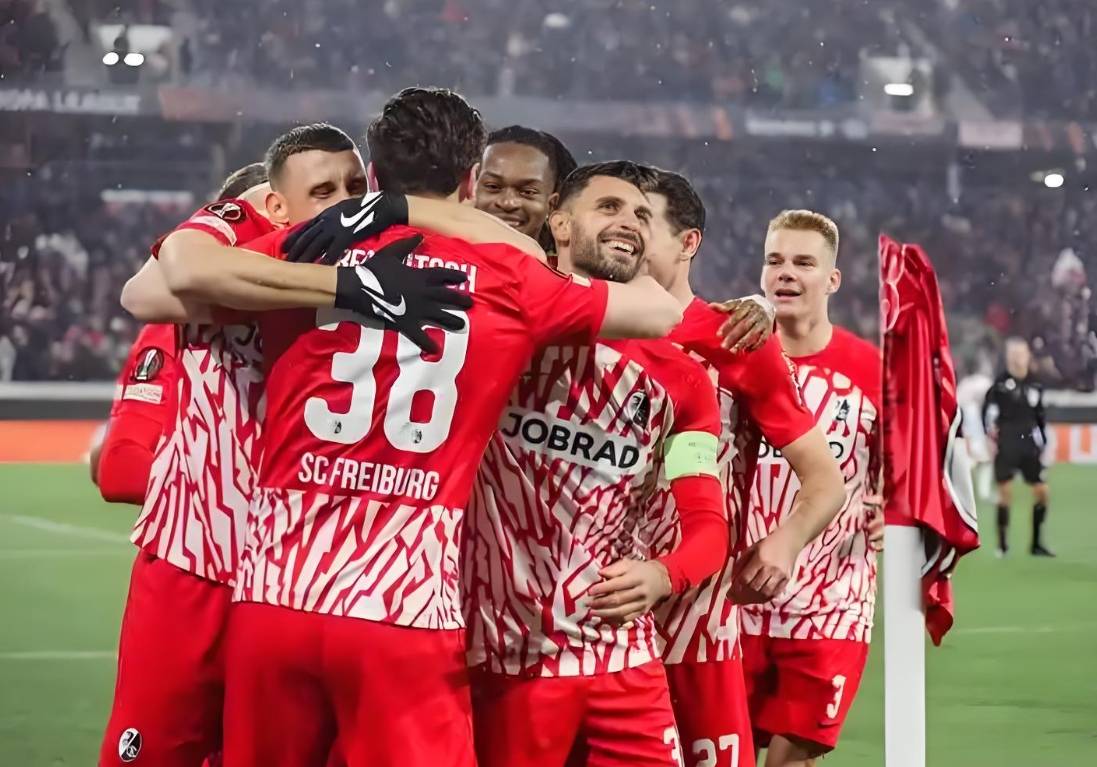 弗赖堡在主场迎战对手,完胜对手 弗赖堡在主场迎战对手,完胜对手