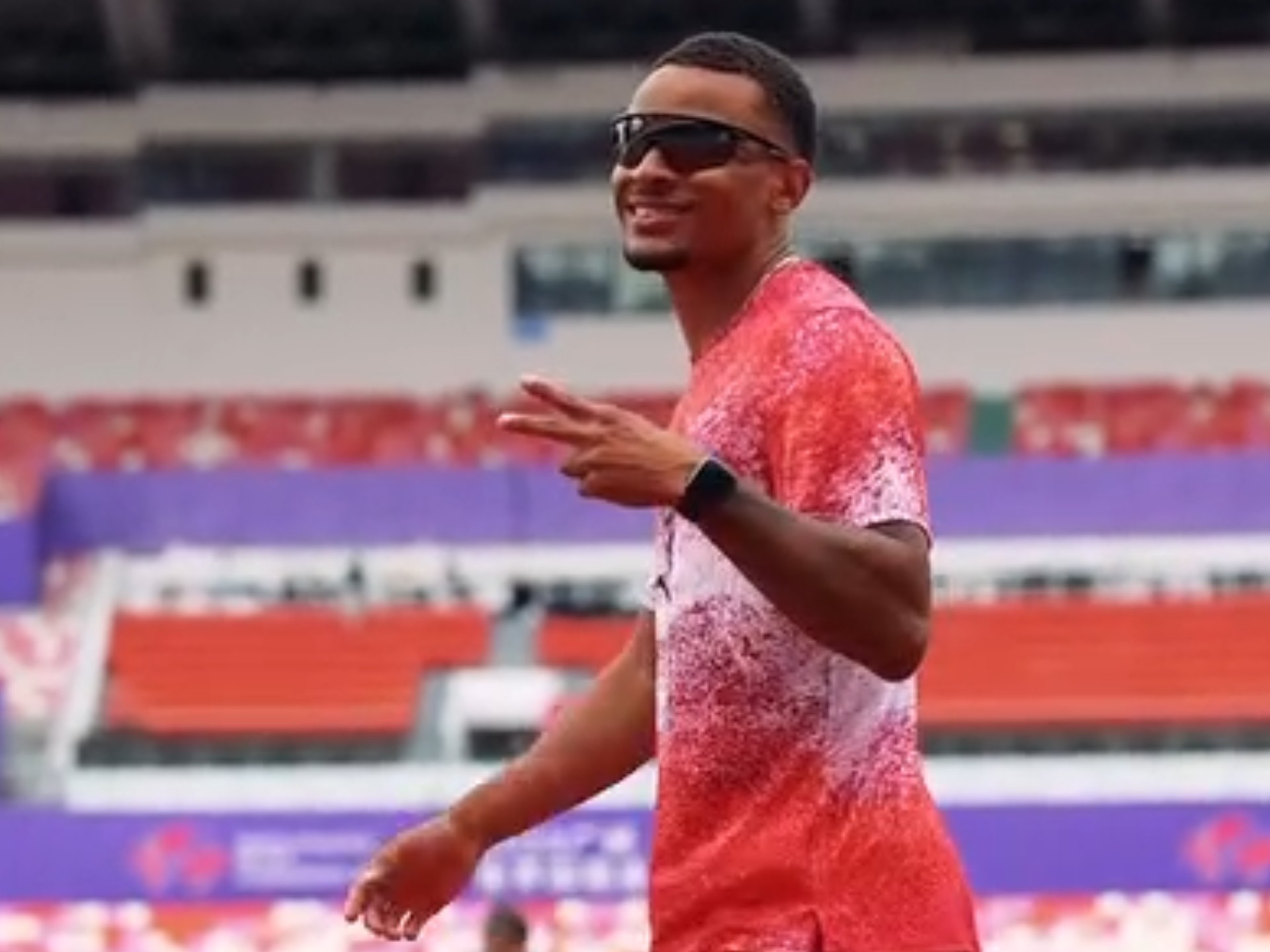 爱游戏在线登录-加拿大选手集体发威，展现实力拼搏