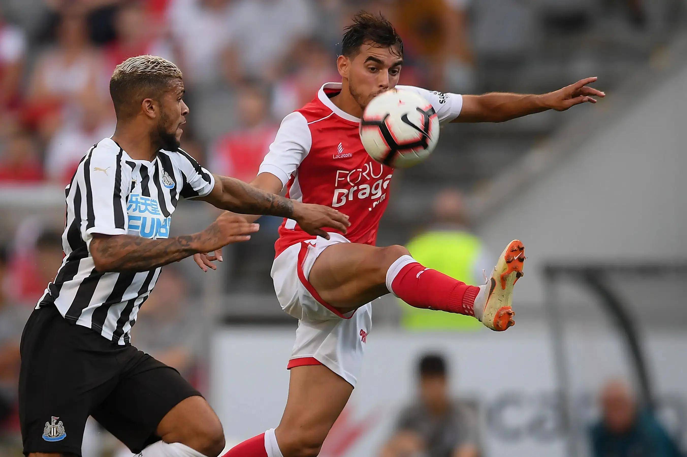 包含中场核心送礼离队，留洋澳洲联赛的词条