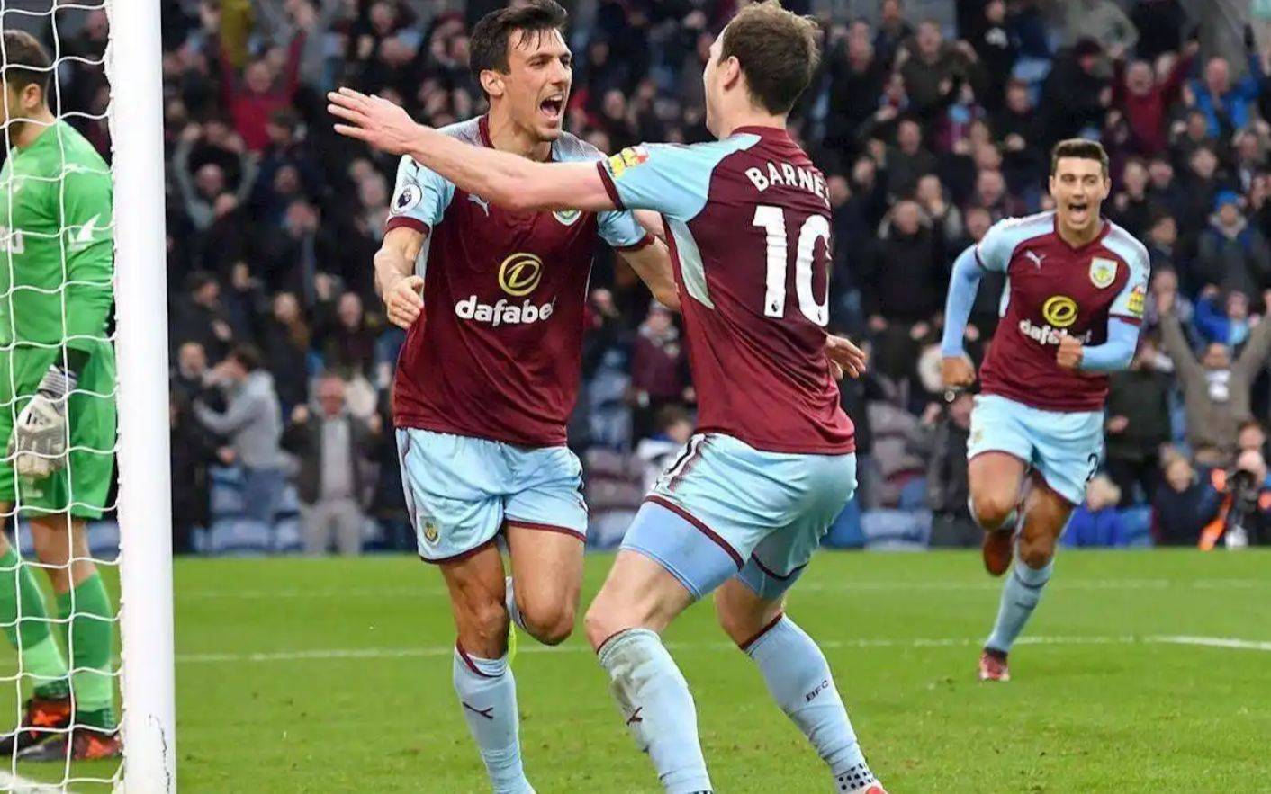 爱游戏-伯恩利将战埃弗顿，阵容调整引热议的简单介绍