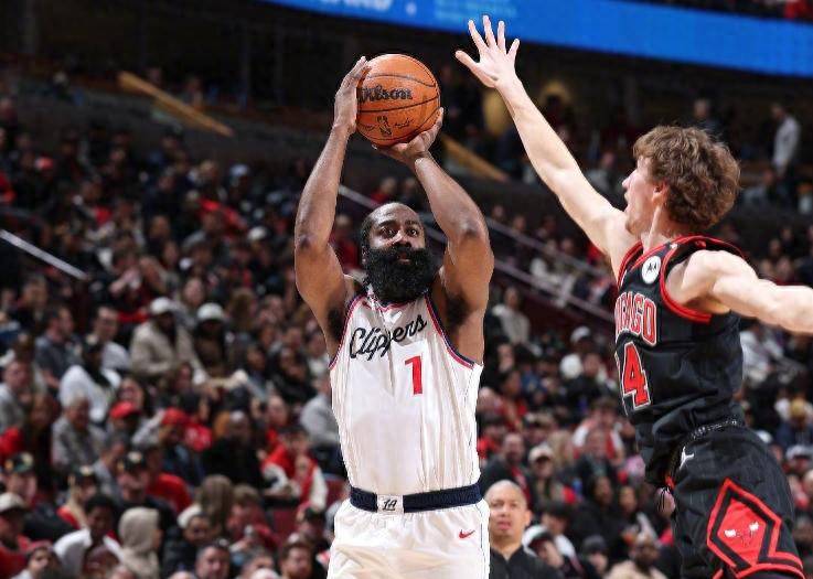 火箭客场力克快船,哈登砍下35分的简单介绍 火箭客场力克快船,哈登砍下35分的简单介绍