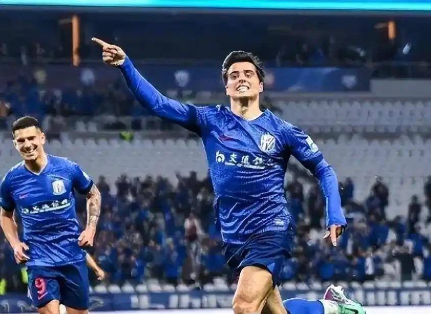 关于申花球员成为前锋之王,球队进攻端再添利器的信息 关于申花球员成为前锋之王,球队进攻端再添利器的信息